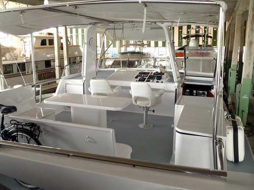 Expedition Yacht Fly Bridge