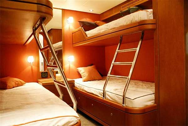 105 Inace Expedition Yacht Twin Berth Cabin