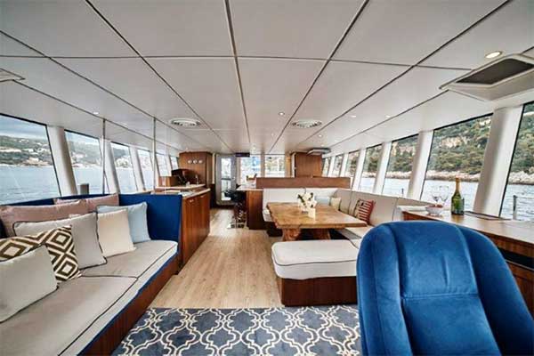 Expedition Yacht Circa for Sale Salon Aft